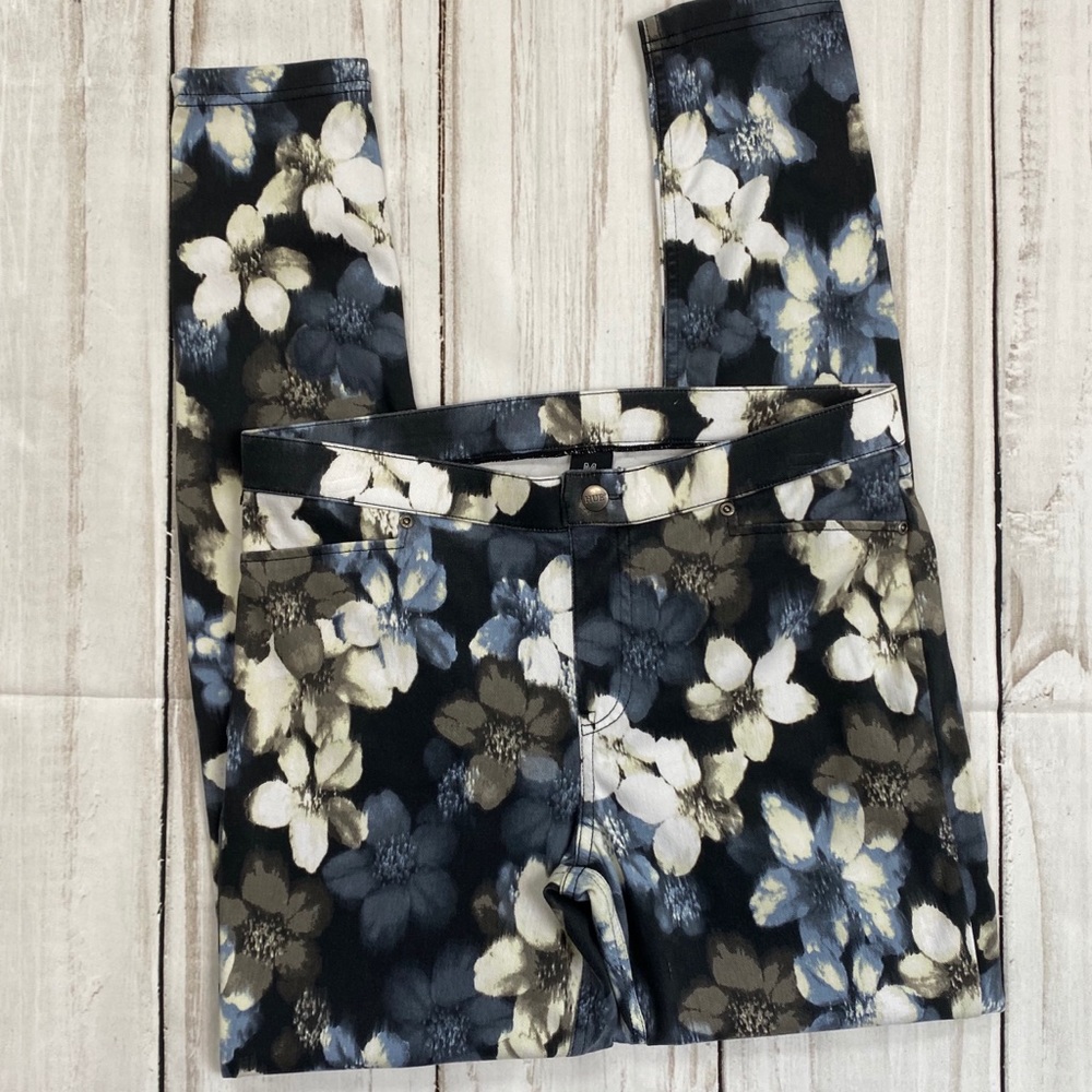 HUE Mod Floral Smooth Denim Leggings, M - Picture 3 of 7